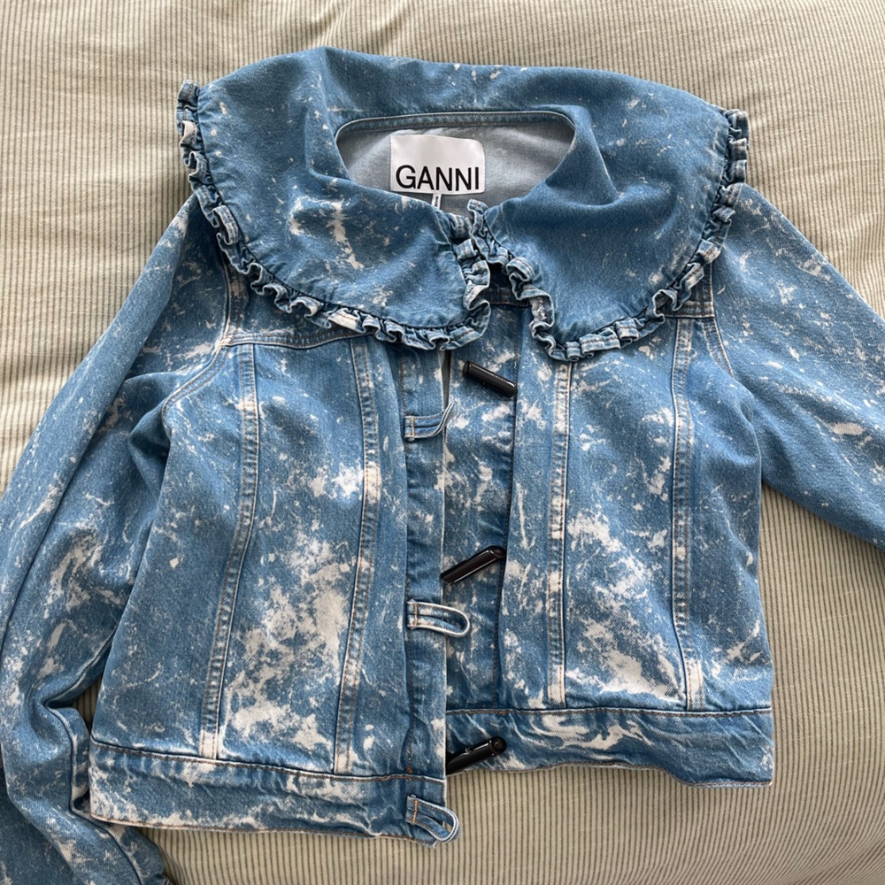 Ganni Women's Blue Denim Jacket with Ruffle Collar - Picture 2 of 3